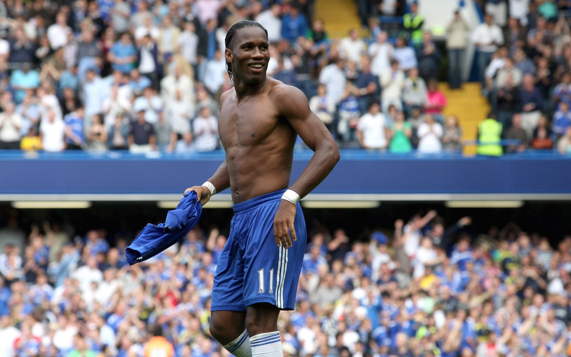 夜幕下的星空星光慢跑，留下运动中的每个光影，星空下跑步